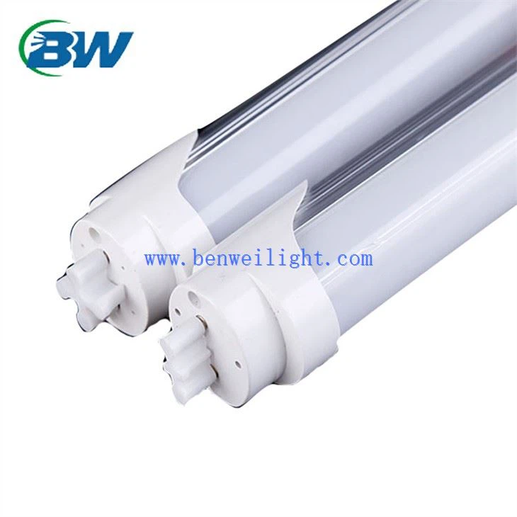 Teplé bílé fluorescenční trubice