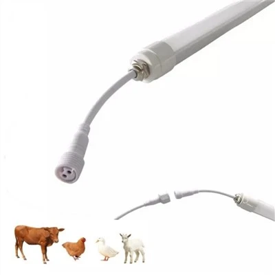 Plastové PC lampy do kravína